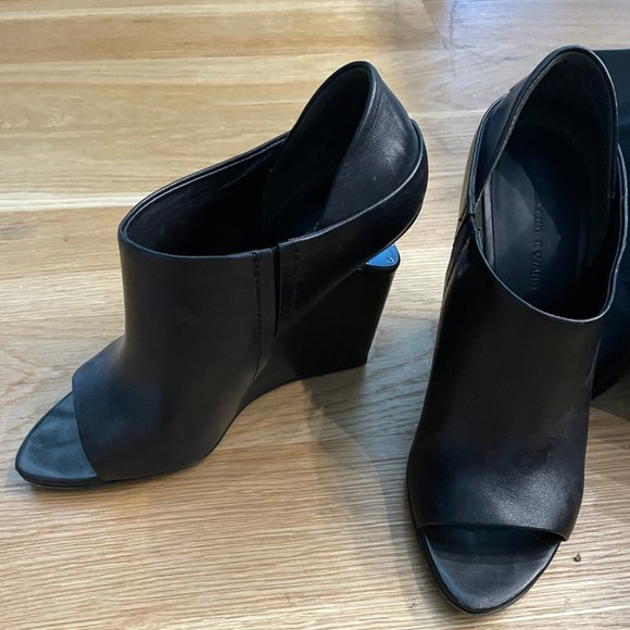 ALEXANDER WANG BLACK ALLA HEEL 37.5 (7) - Picture 2 of 4